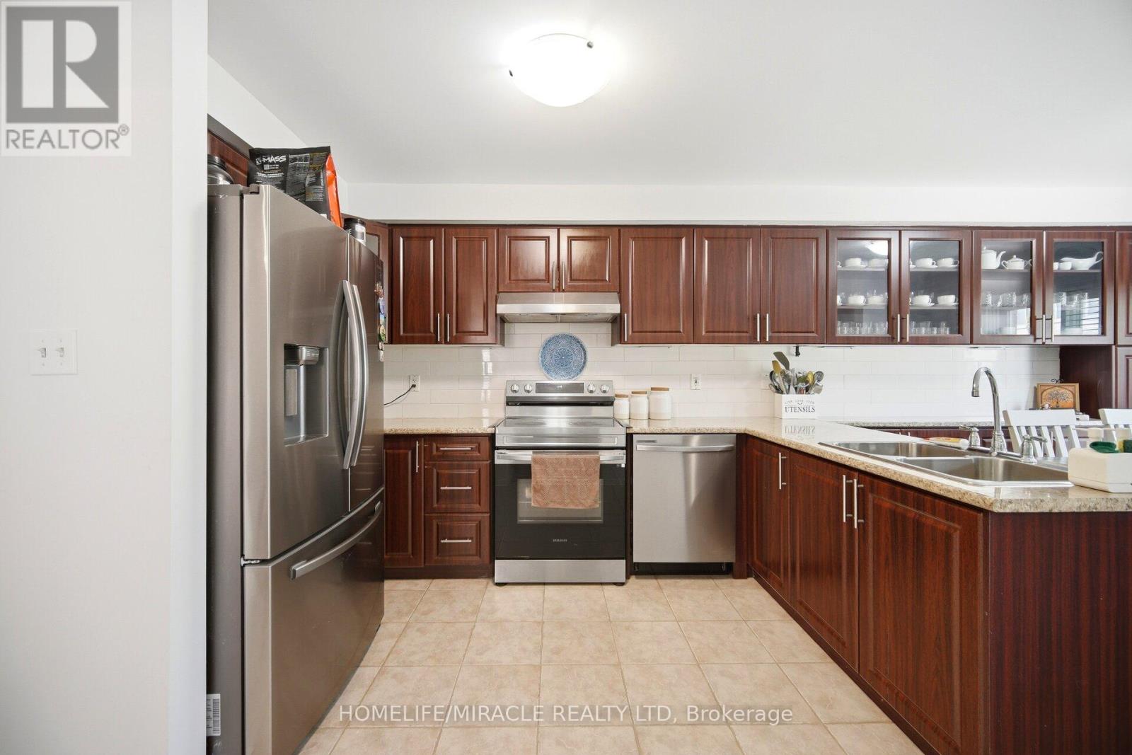 16 Capistro Street, Brampton, Ontario  L7A 3J3 - Photo 11 - W13684802