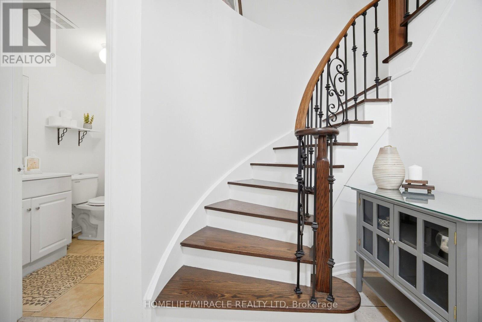 16 Capistro Street, Brampton, Ontario  L7A 3J3 - Photo 19 - W13684802