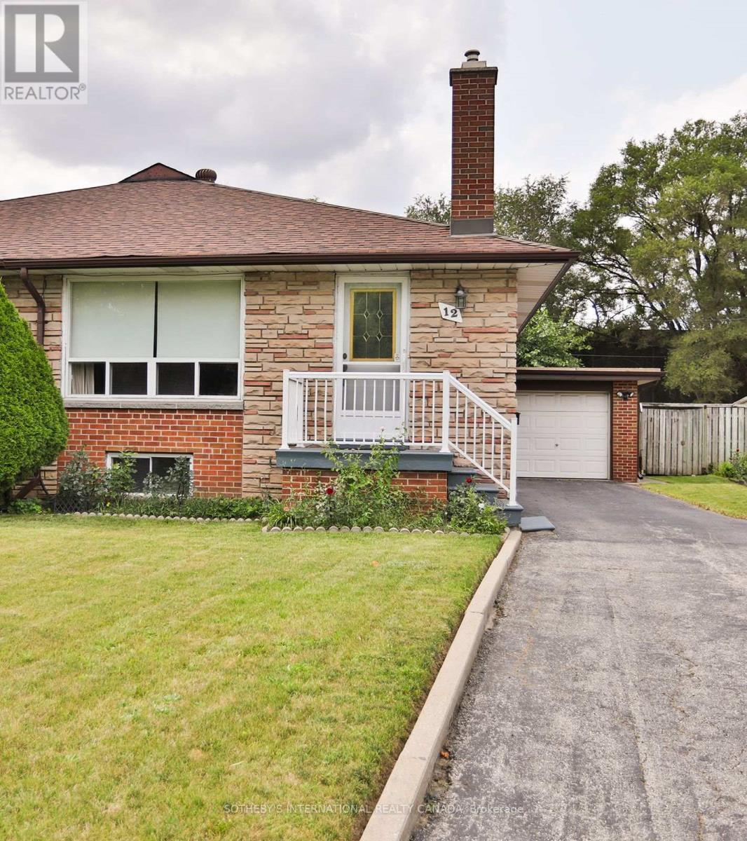 <div class="slider-price">$750,000</div><p>12 Waterbury Drive, Toronto, Ontario</p>