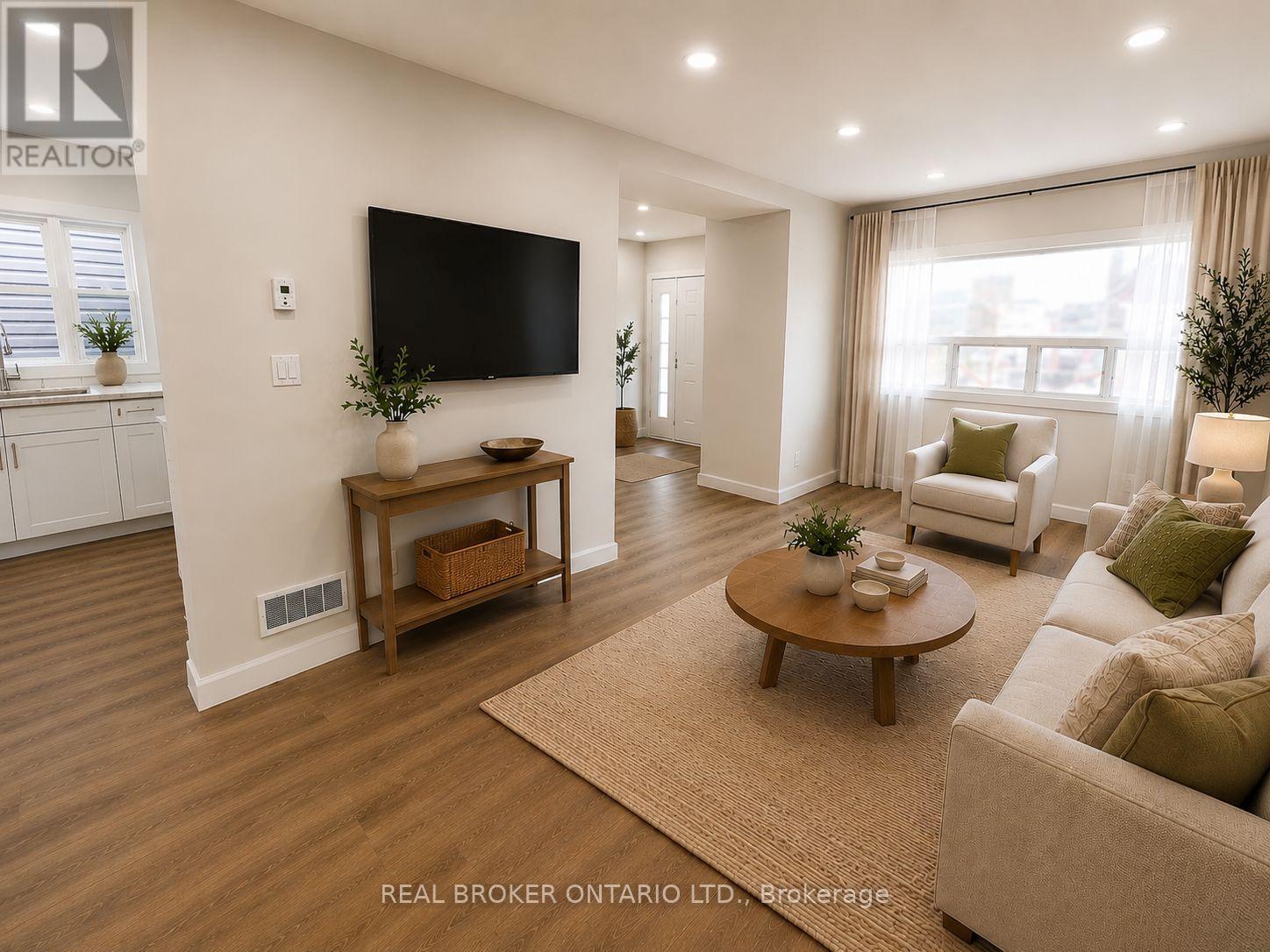 5 Rowanwood Street, Hamilton, Ontario  L8L 7H1 - Photo 4 - X13684666