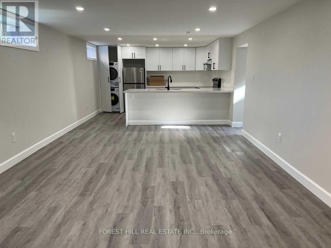 Lower - 398 Talbot Street, Hamilton, Ontario  L8H 6T4 - Photo 2 - X13684742