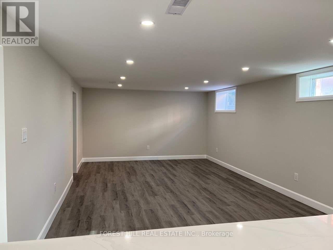 Lower - 398 Talbot Street, Hamilton, Ontario  L8H 6T4 - Photo 3 - X13684742