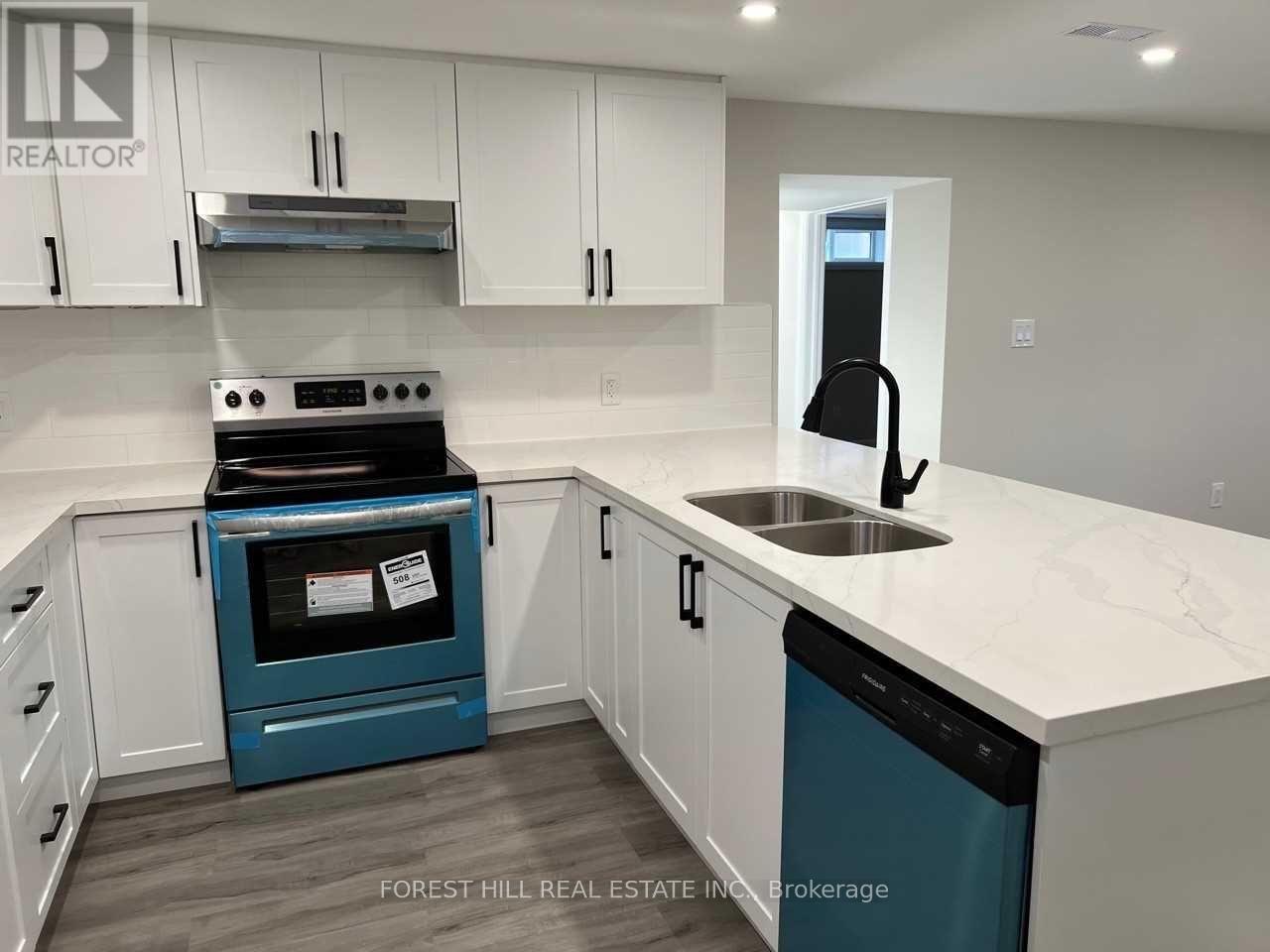 Lower - 398 Talbot Street, Hamilton, Ontario  L8H 6T4 - Photo 4 - X13684742