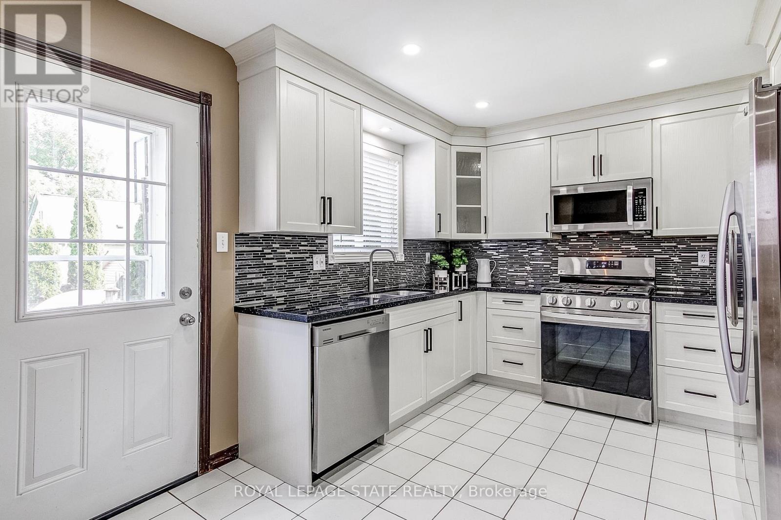 357 Acadia Drive, Hamilton, Ontario  L8W 3L7 - Photo 7 - X13684812