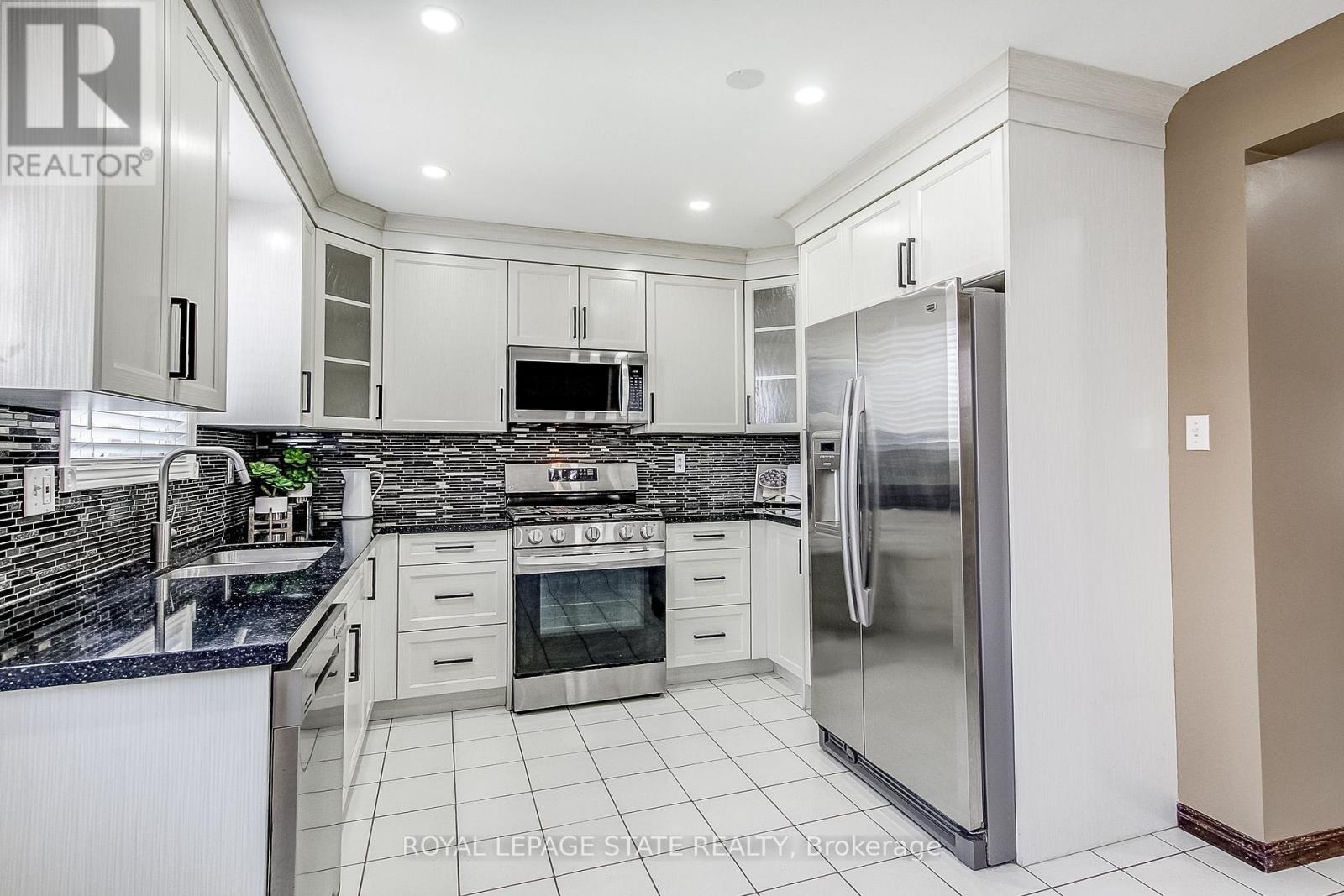 357 Acadia Drive, Hamilton, Ontario  L8W 3L7 - Photo 8 - X13684812