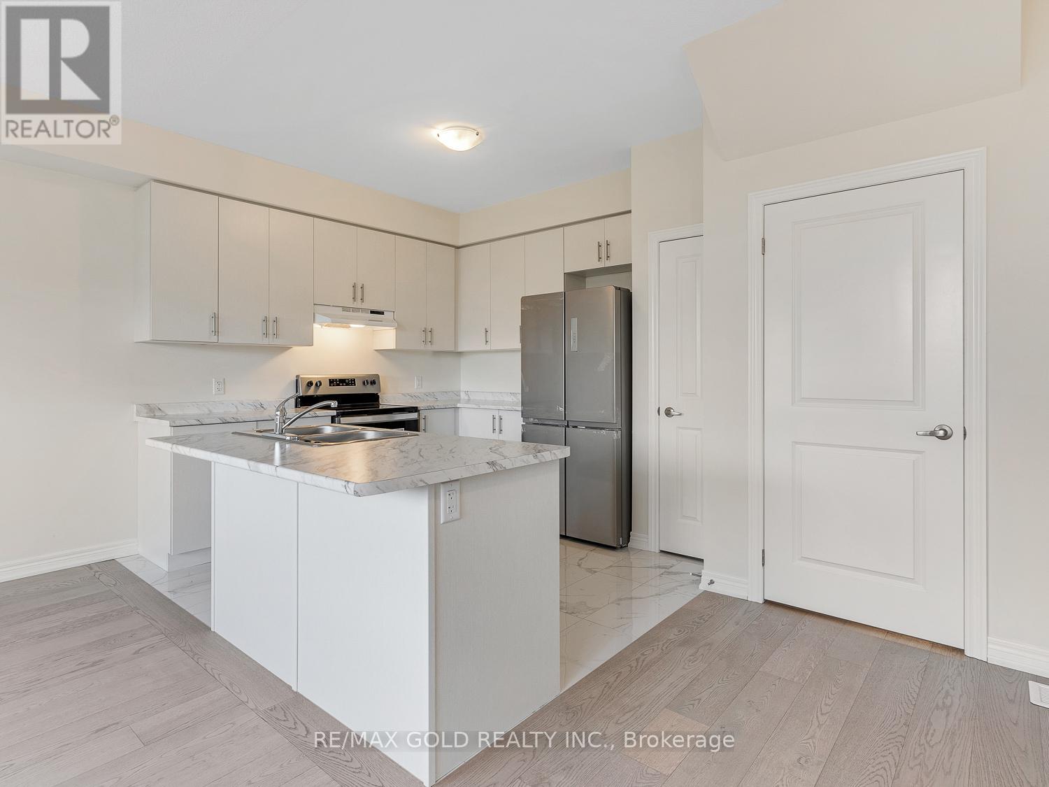 93 Pinot Crescent, Hamilton, Ontario  L8E 0J9 - Photo 8 - X13684846