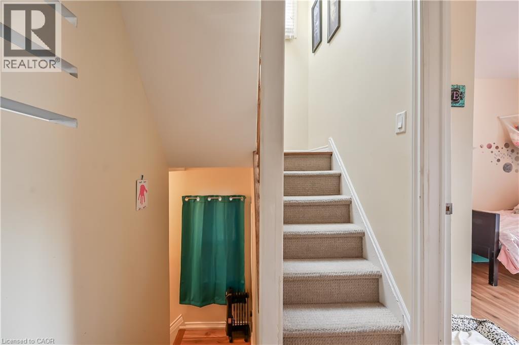 139 Balsam Avenue S, Hamilton, Ontario  L8M 3B6 - Photo 13 - 40785420