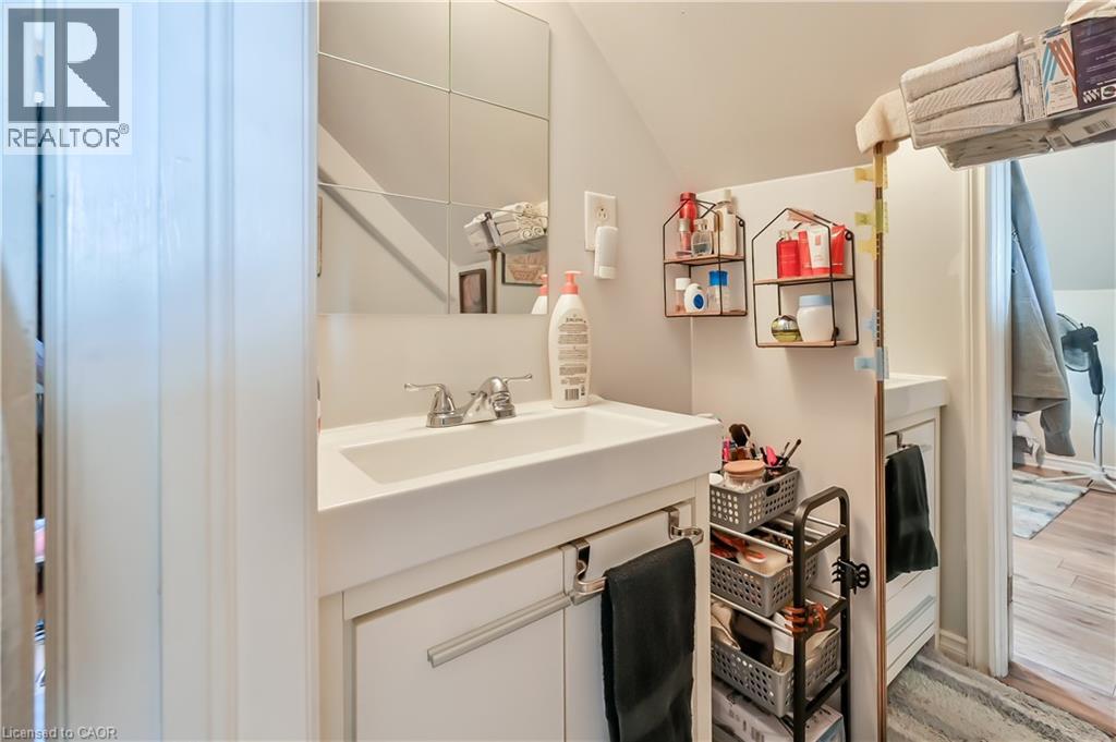 139 Balsam Avenue S, Hamilton, Ontario  L8M 3B6 - Photo 21 - 40785420