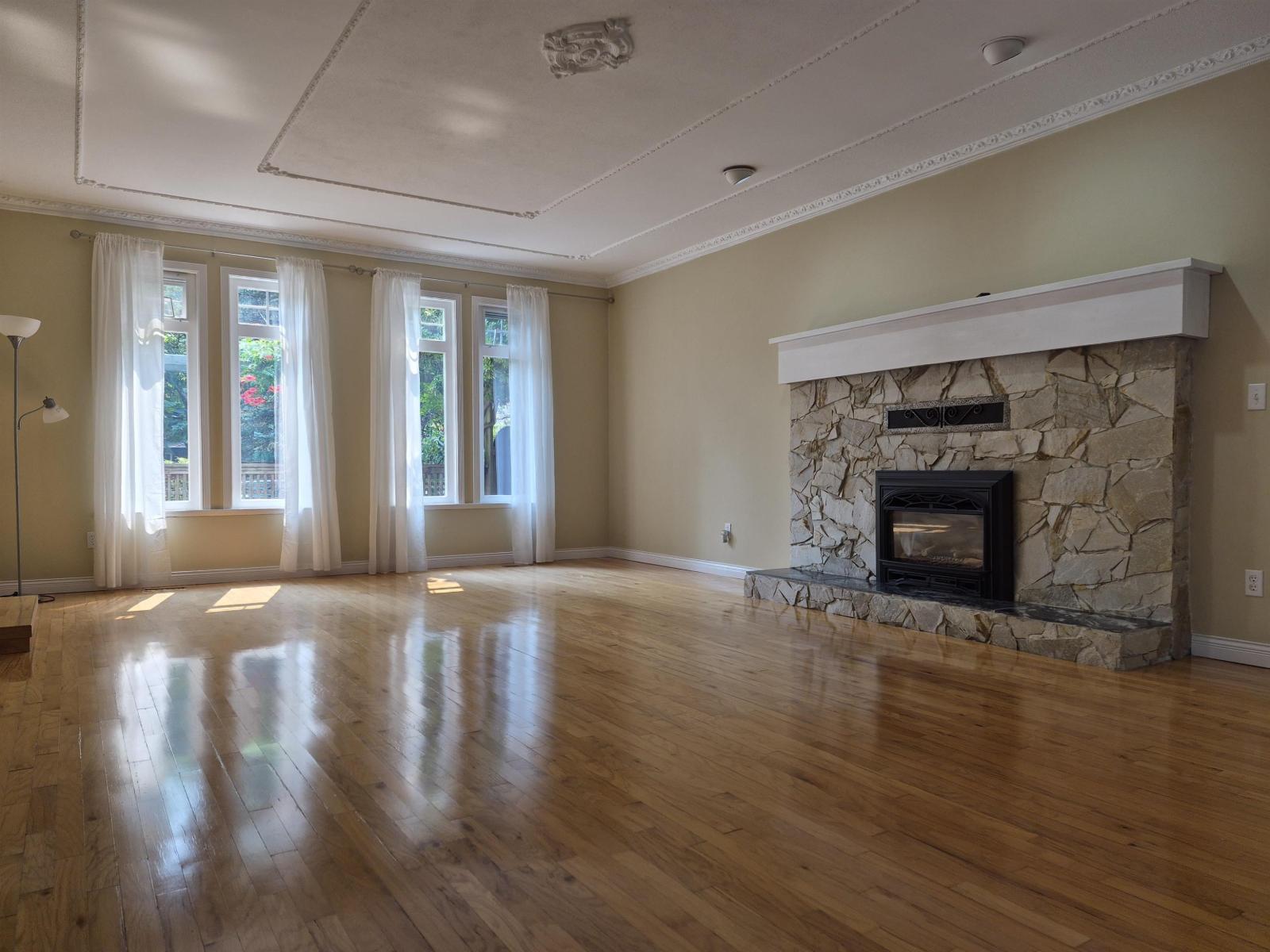 13521 19 Avenue, Surrey, British Columbia  V4A 6B3 - Photo 3 - R3155580