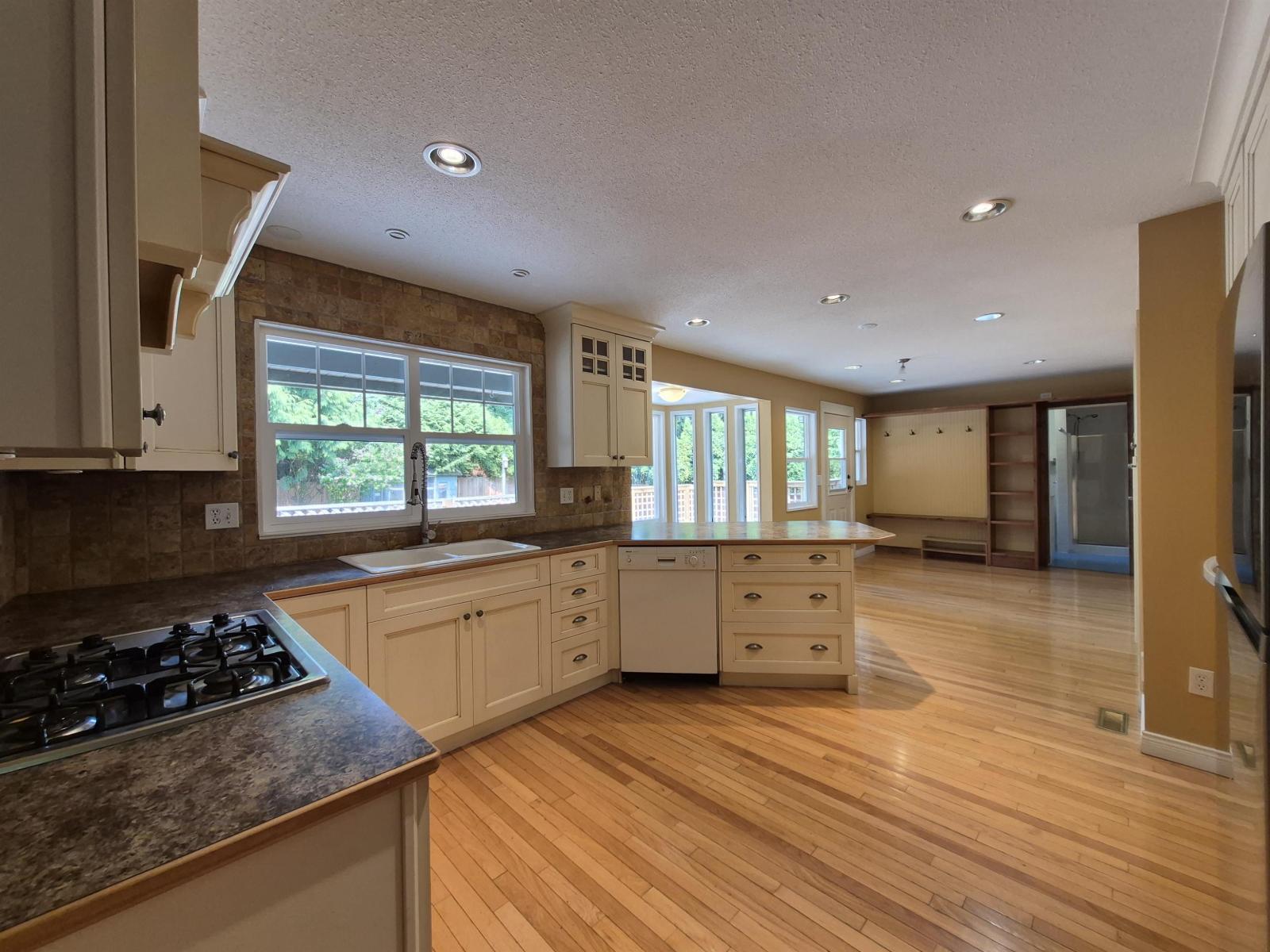 13521 19 Avenue, Surrey, British Columbia  V4A 6B3 - Photo 8 - R3155580