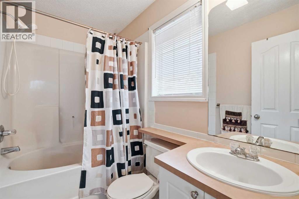 52 Douglas Glen Crescent SE, Calgary, Alberta  T2Z 3M6 - Photo 18 - A2337427