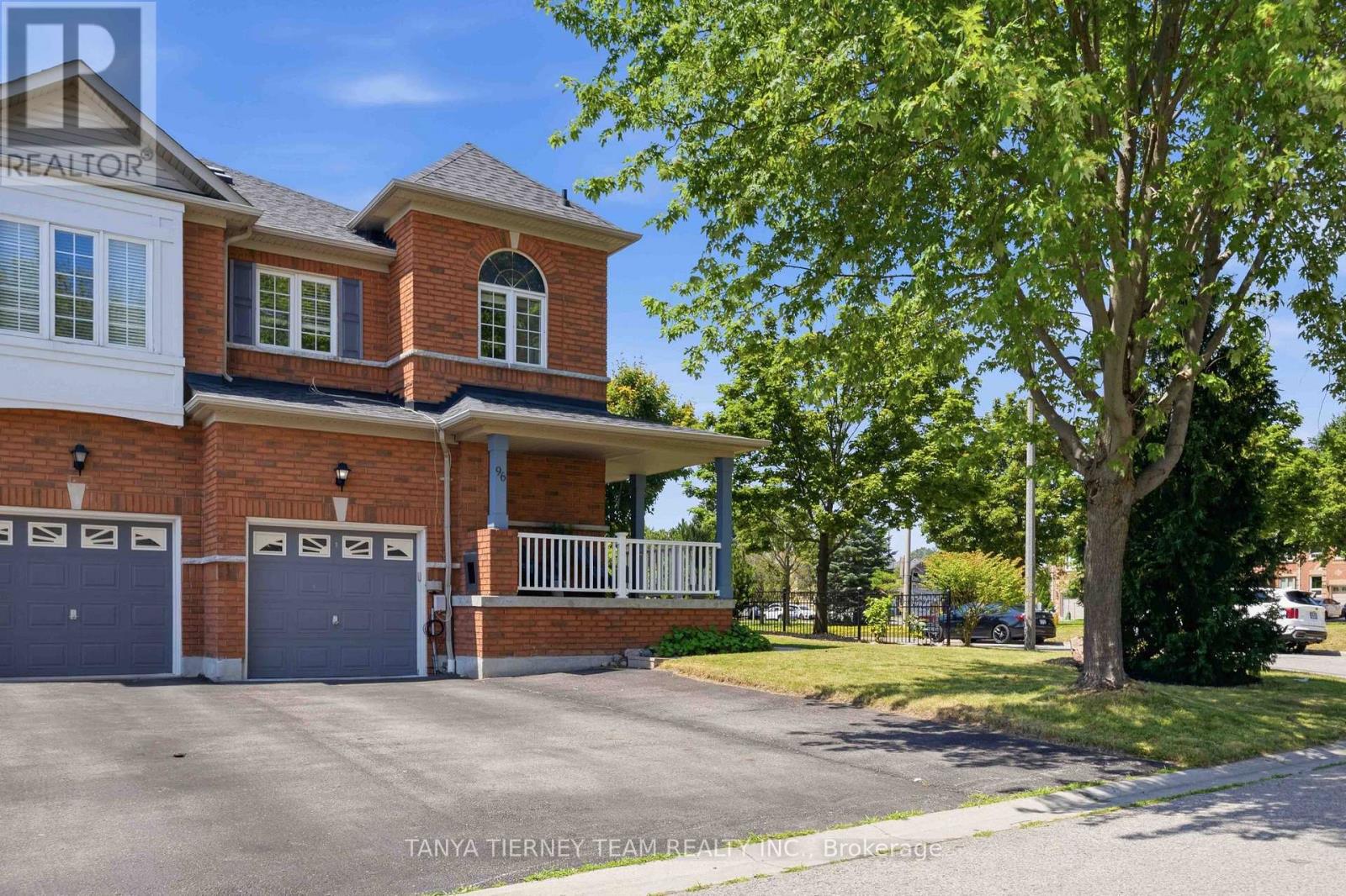 96 Robideau Place, Whitby, Ontario  L1R 3G7 - Photo 3 - E13670232