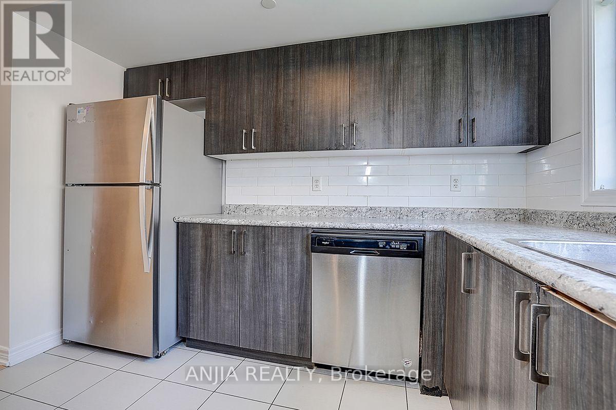 2641 Eaglesham Path, Oshawa, Ontario  L1L 0M7 - Photo 13 - E13670260