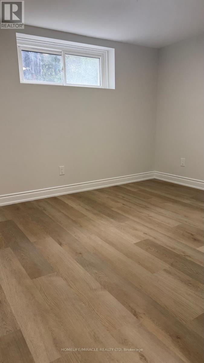 6 Kitson Drive, Toronto, Ontario  M1M 3C8 - Photo 7 - E13670266