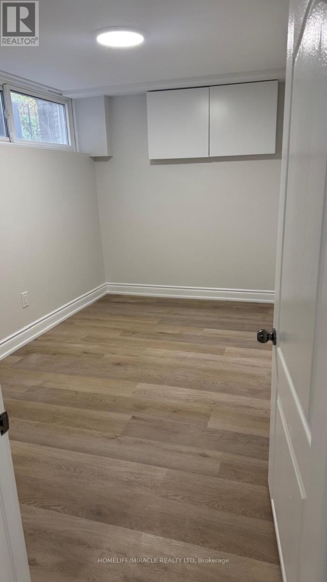 6 Kitson Drive, Toronto, Ontario  M1M 3C8 - Photo 18 - E13670266