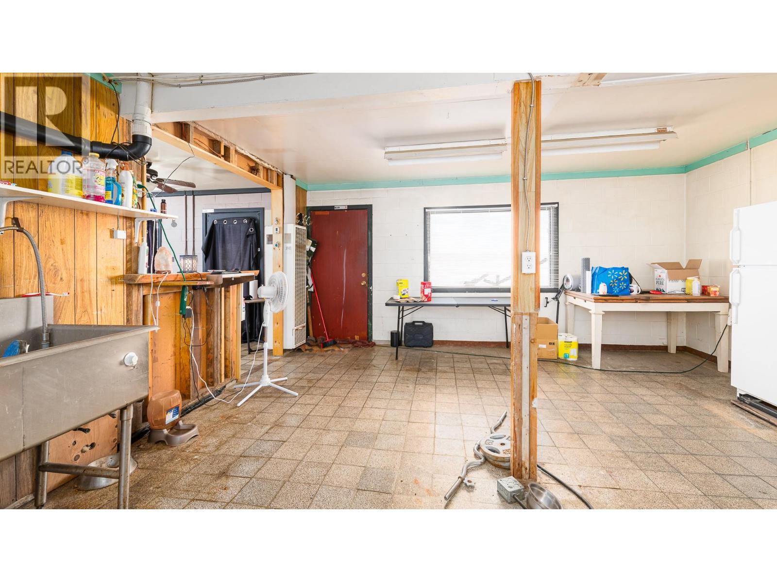 9005 3 & 95 Highway, Yahk, British Columbia  V0B 2P0 - Photo 24 - 10398001