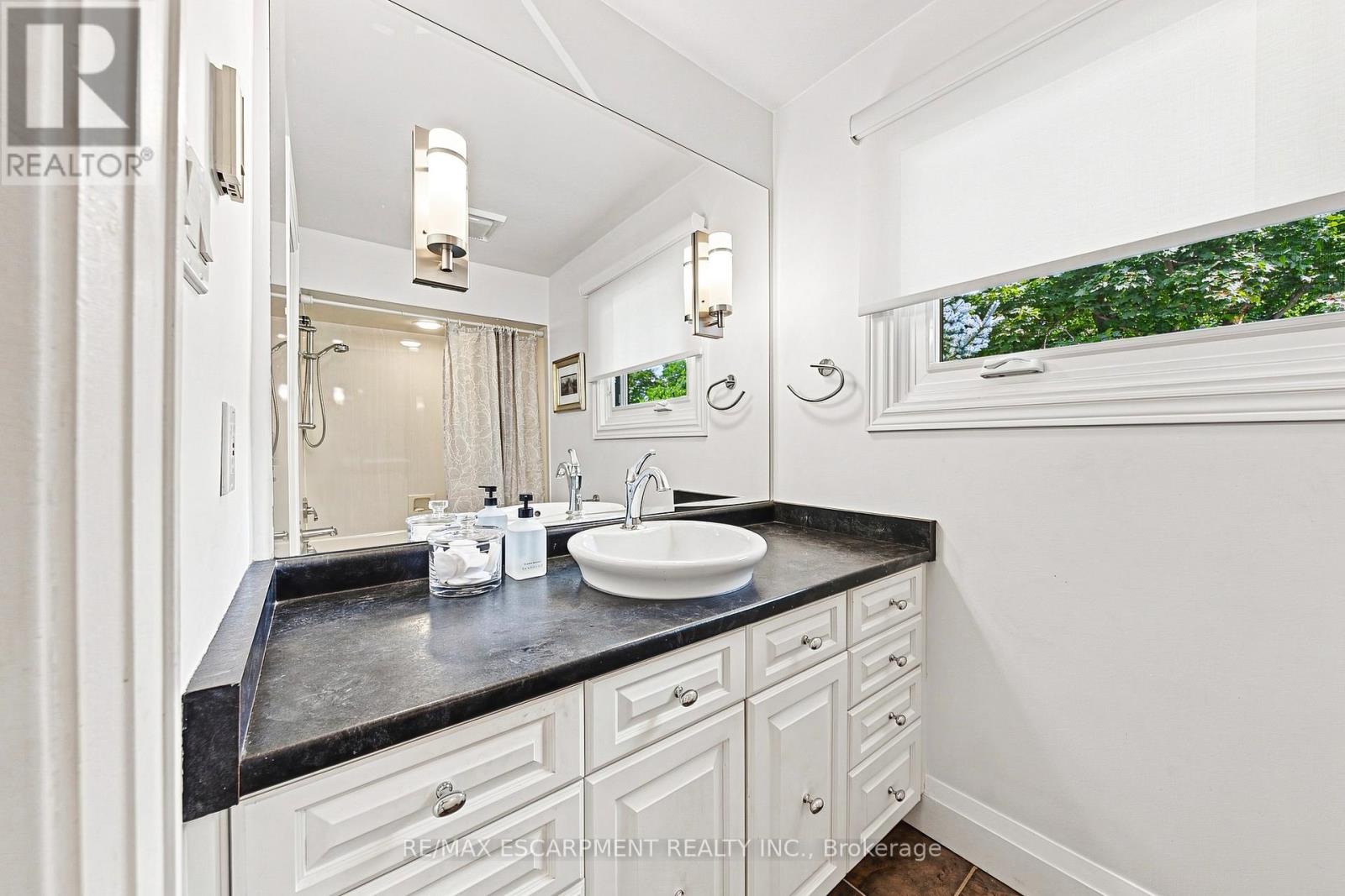 794 Falcon Boulevard, Burlington, Ontario  L7T 3B3 - Photo 18 - W13670022