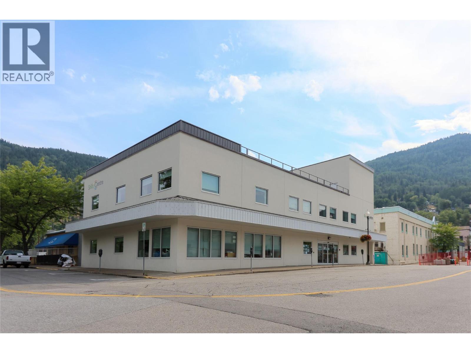 1060 Eldorado Street, Trail, British Columbia  V1R 3V7 - Photo 4 - 10397370