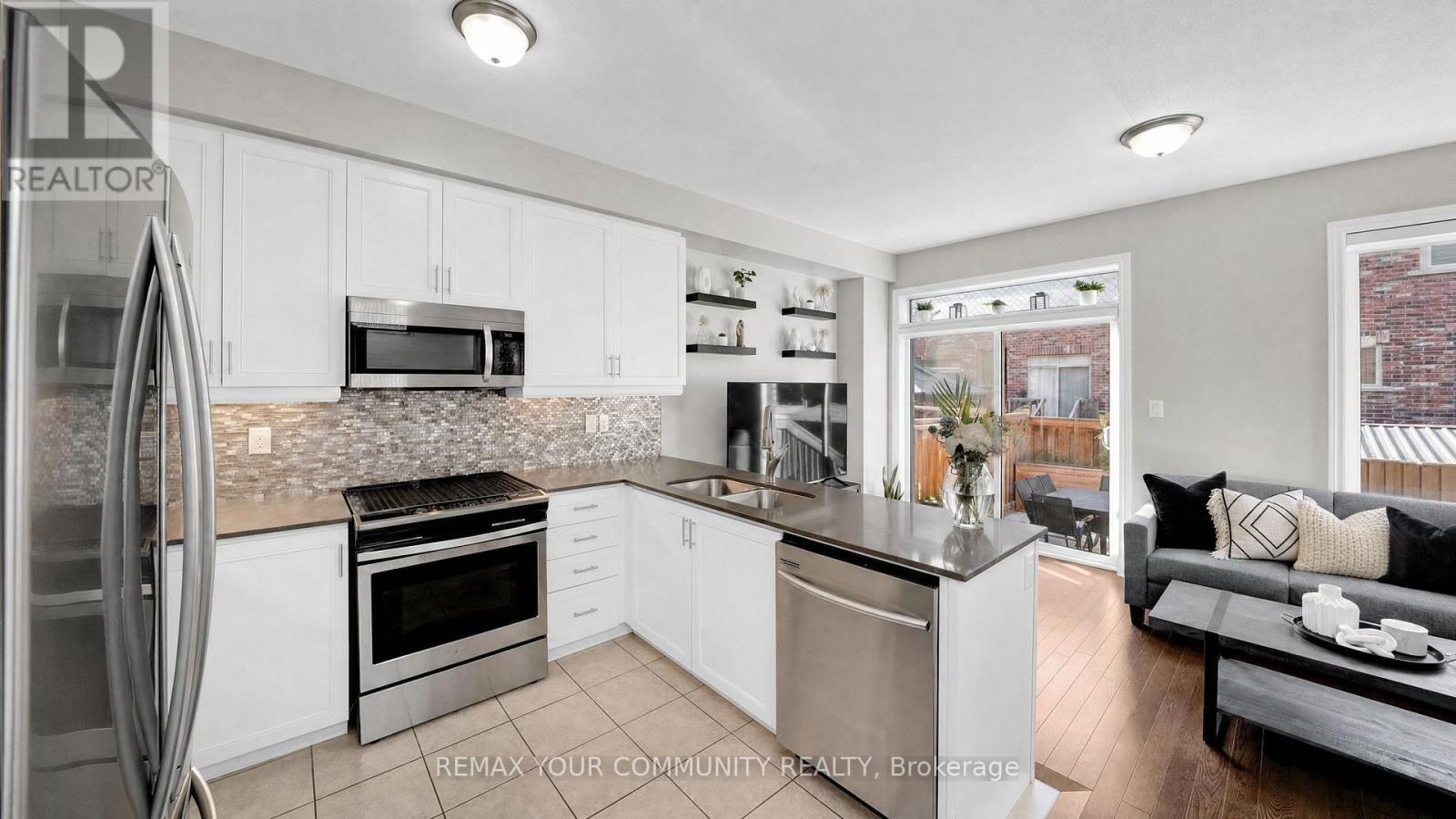 6 Cuddles Court, Caledon, Ontario  L7E 4K8 - Photo 11 - W13670270
