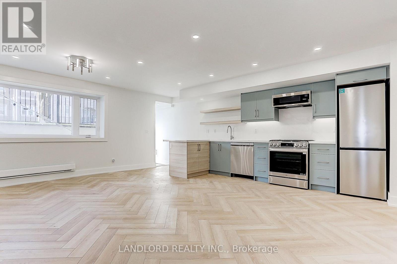 Lower - 71 Livingstone Avenue, Toronto, Ontario  M6E 2L7 - Photo 12 - W13670282