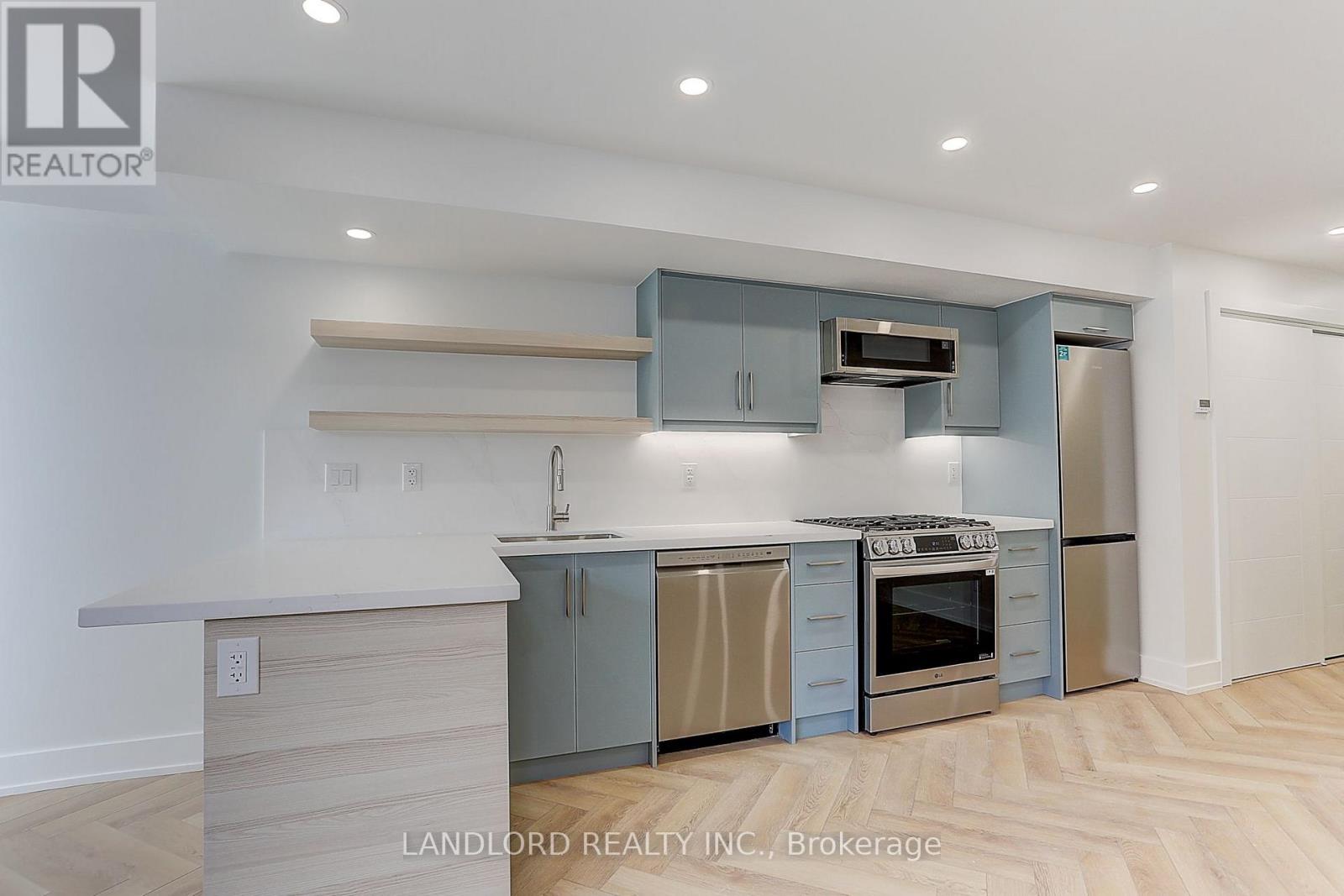 Lower - 71 Livingstone Avenue, Toronto, Ontario  M6E 2L7 - Photo 16 - W13670282