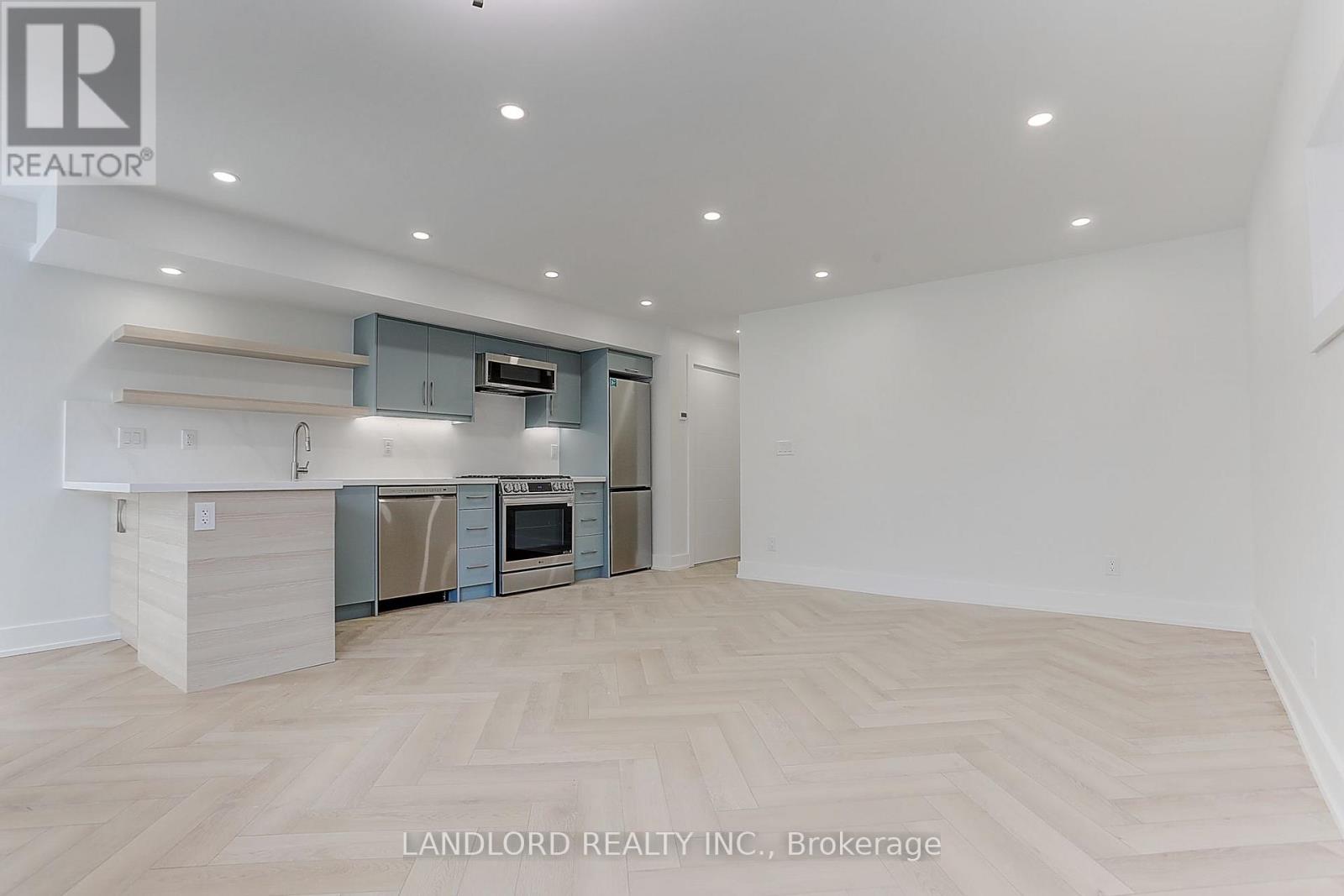 Lower - 71 Livingstone Avenue, Toronto, Ontario  M6E 2L7 - Photo 10 - W13670282