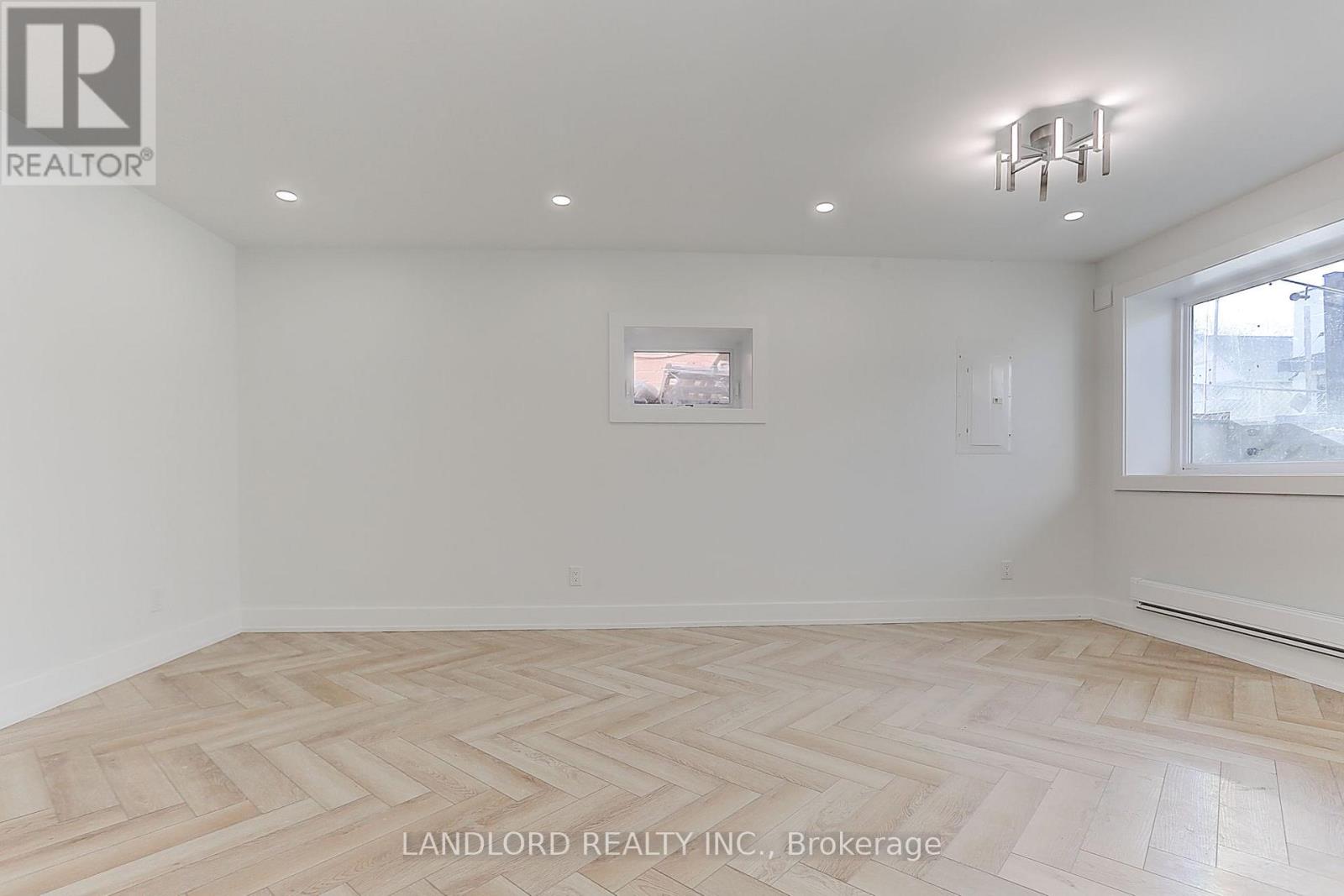 Lower - 71 Livingstone Avenue, Toronto, Ontario  M6E 2L7 - Photo 22 - W13670282