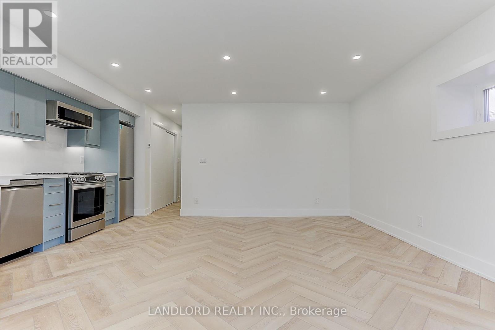 Lower - 71 Livingstone Avenue, Toronto, Ontario  M6E 2L7 - Photo 24 - W13670282