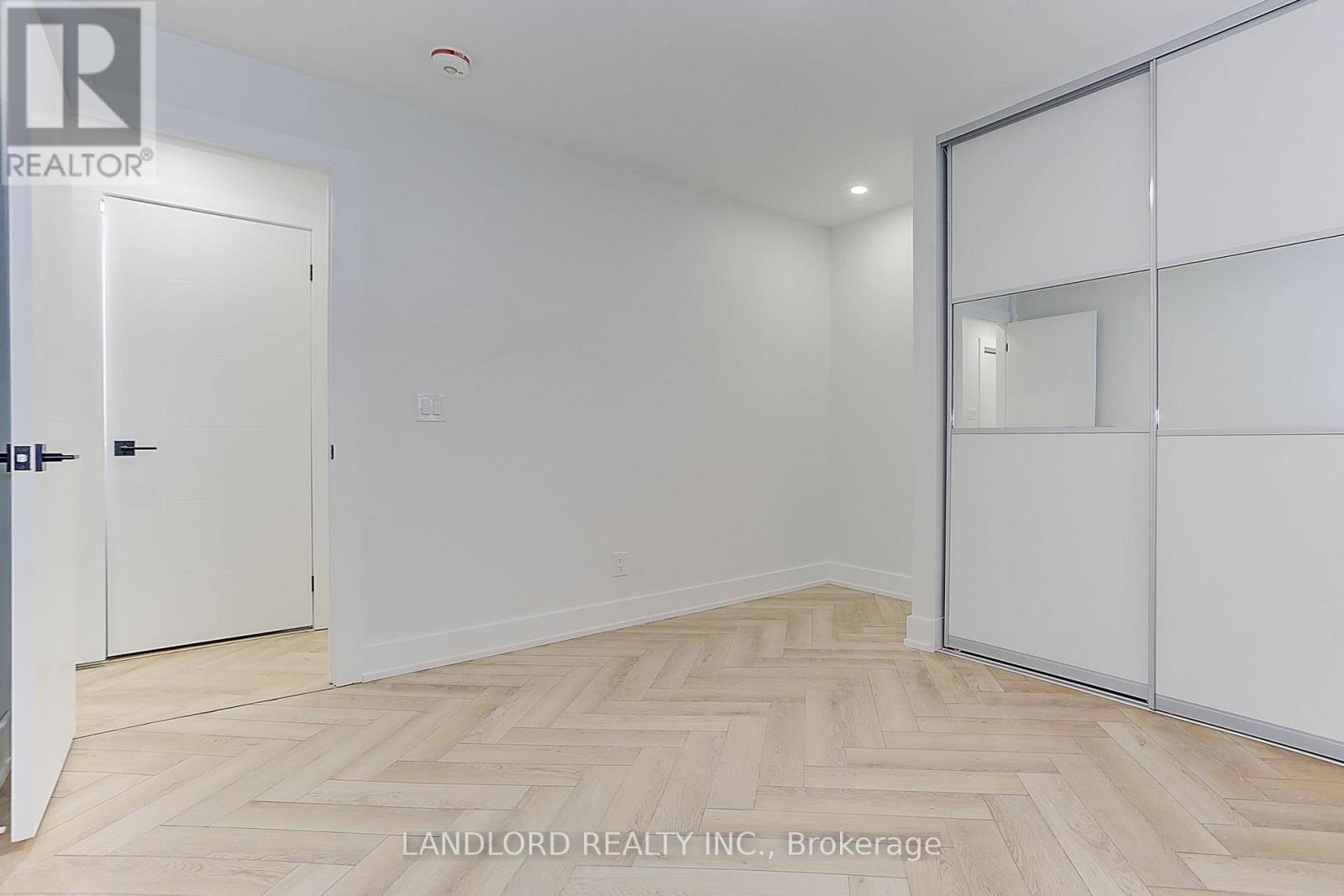 Lower - 71 Livingstone Avenue, Toronto, Ontario  M6E 2L7 - Photo 26 - W13670282