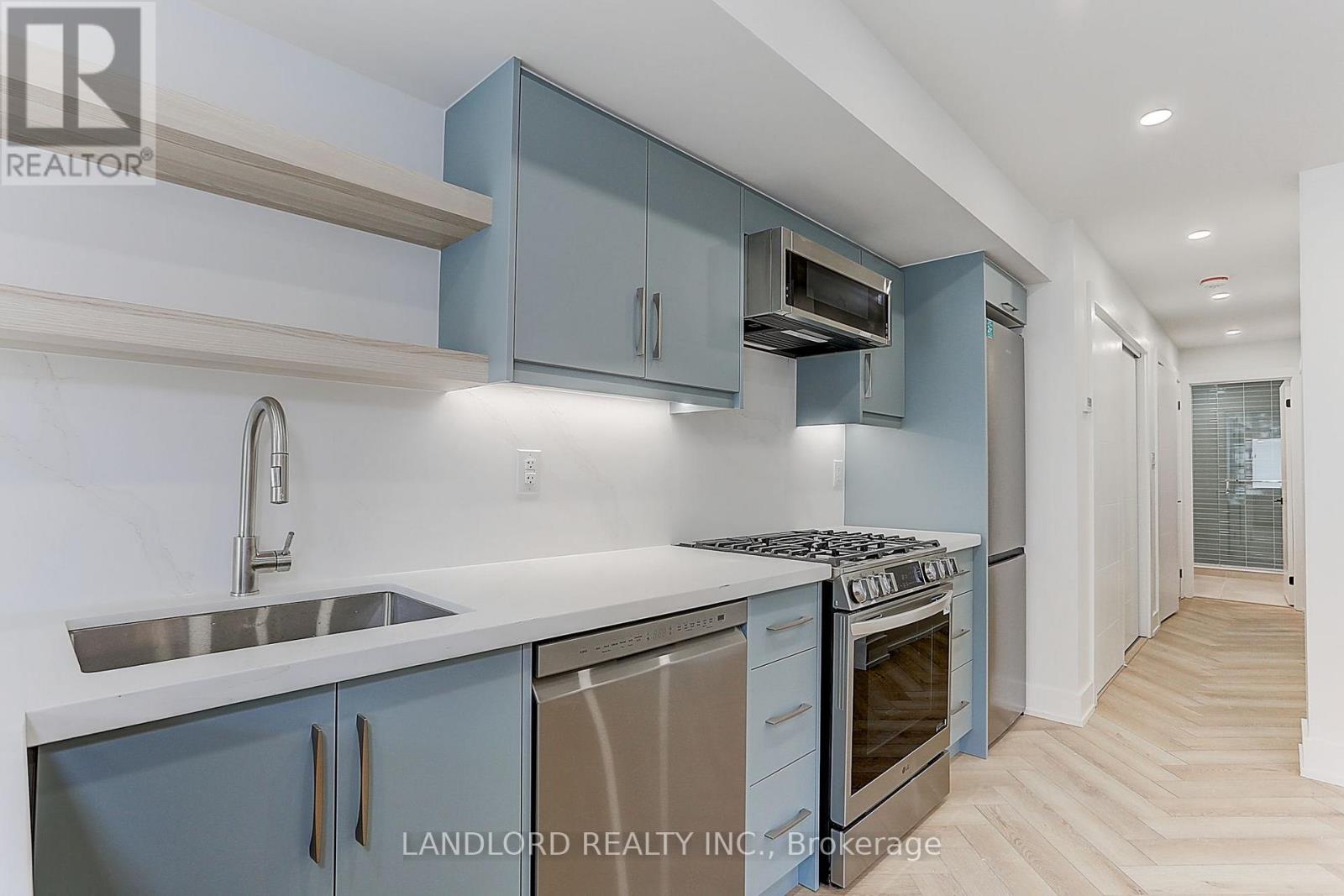 Lower - 71 Livingstone Avenue, Toronto, Ontario  M6E 2L7 - Photo 19 - W13670282