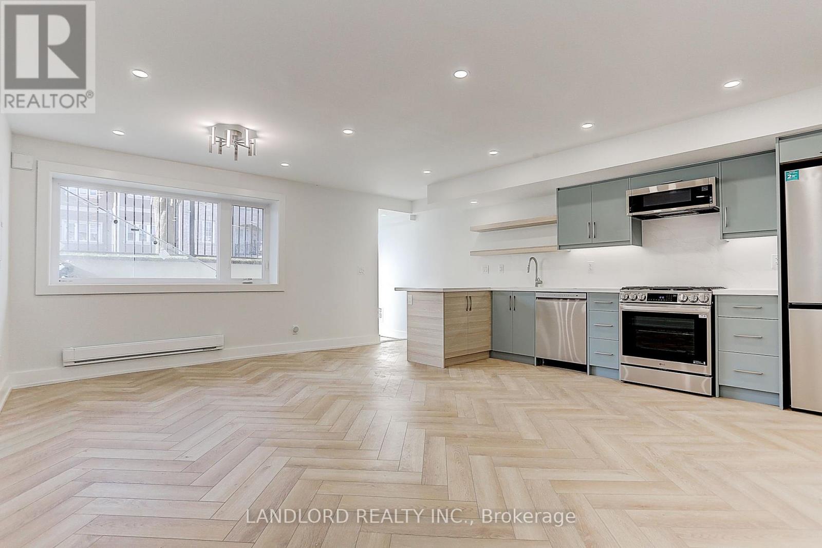 Lower - 71 Livingstone Avenue, Toronto, Ontario  M6E 2L7 - Photo 13 - W13670282