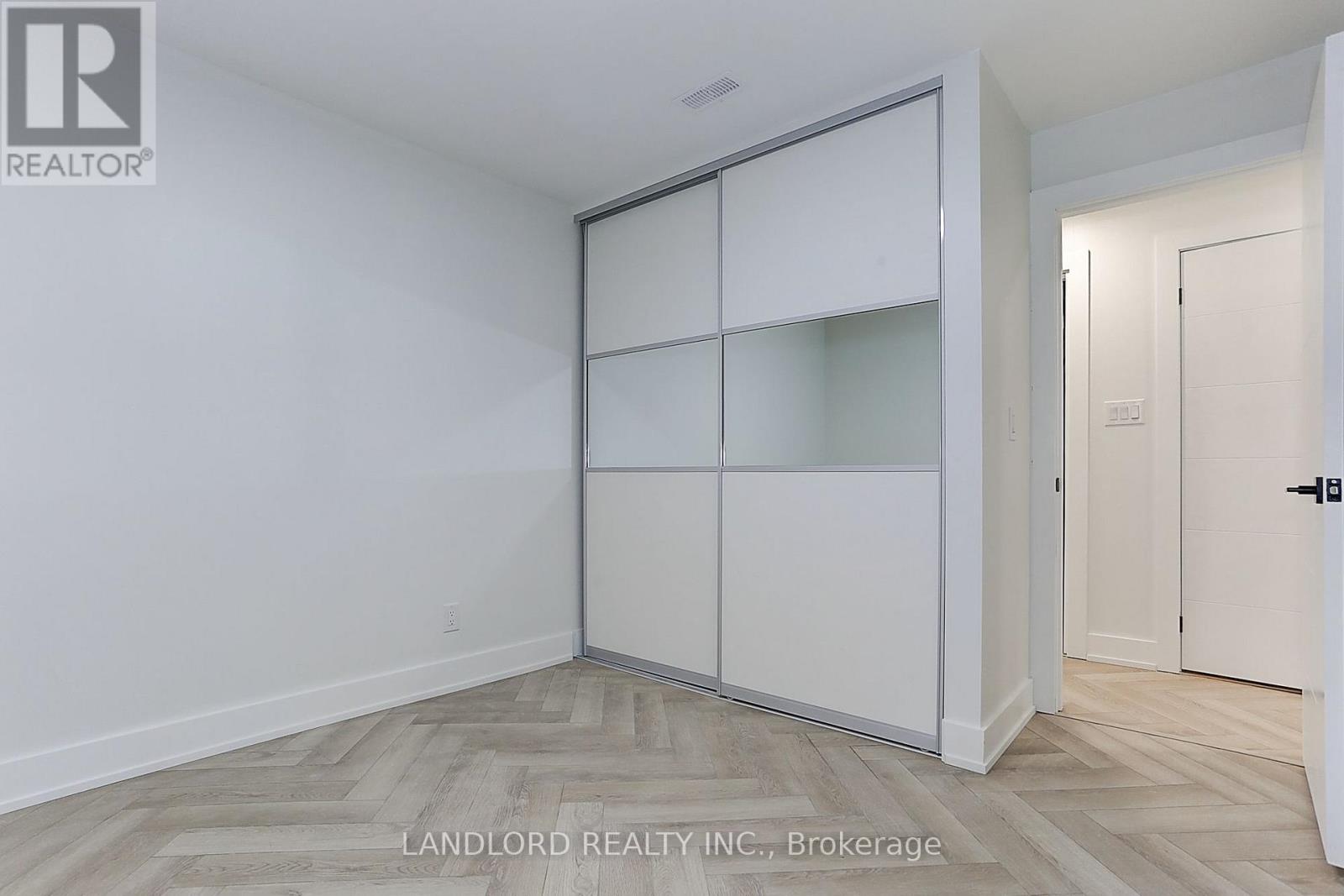 Lower - 71 Livingstone Avenue, Toronto, Ontario  M6E 2L7 - Photo 29 - W13670282