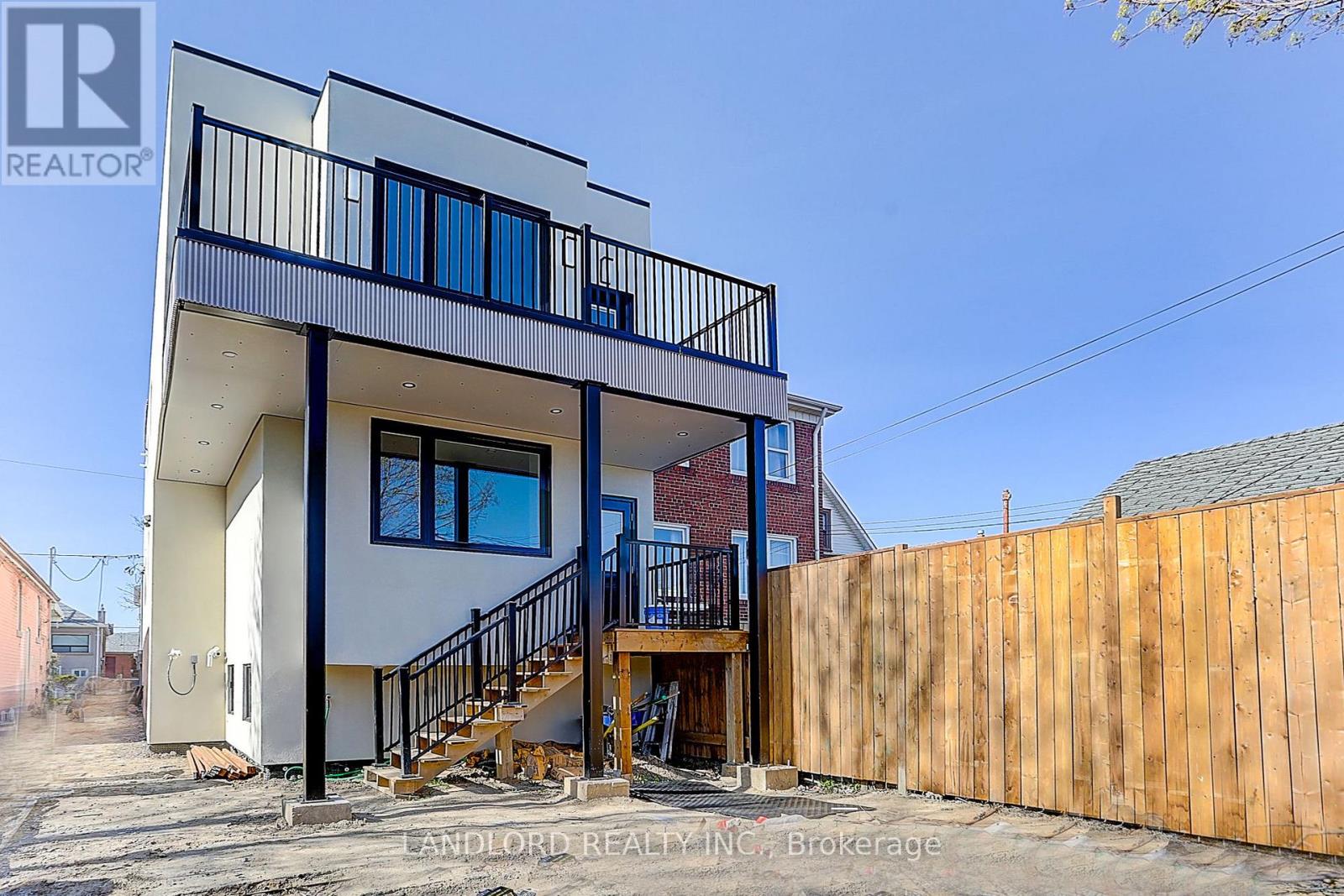 Lower - 71 Livingstone Avenue, Toronto, Ontario  M6E 2L7 - Photo 7 - W13670282