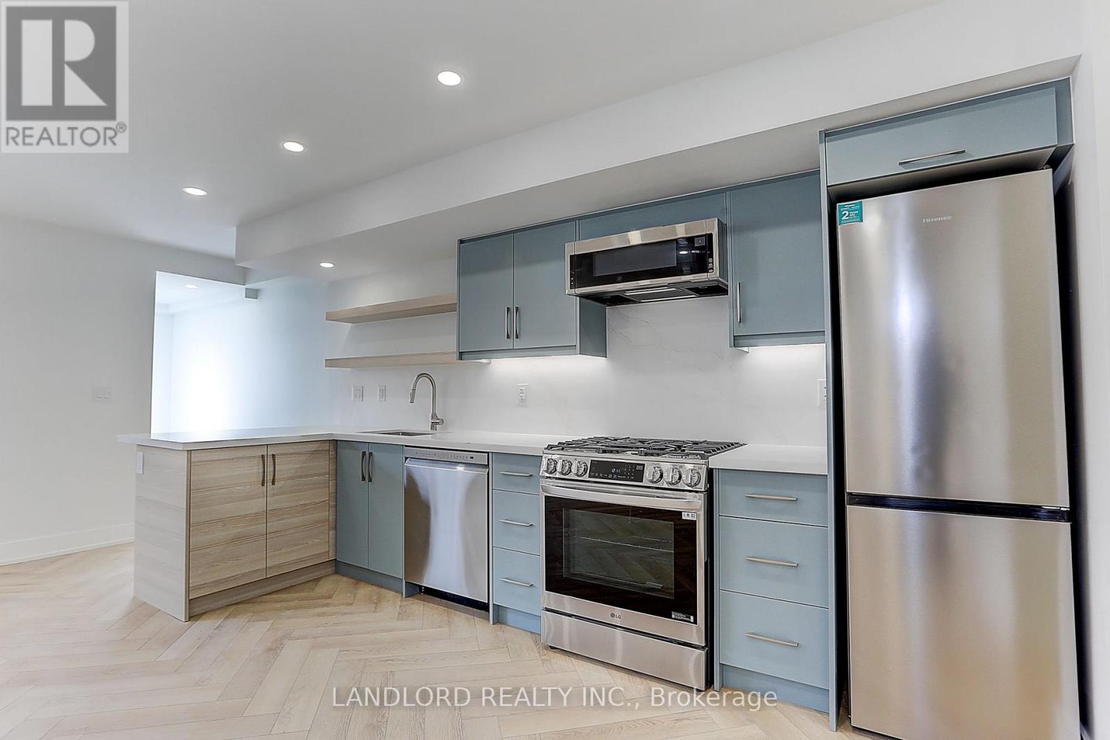 Lower - 71 Livingstone Avenue, Toronto, Ontario  M6E 2L7 - Photo 17 - W13670282