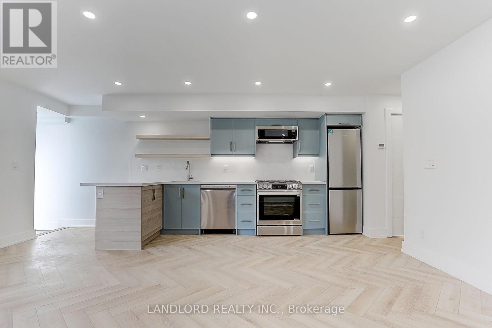 Lower - 71 Livingstone Avenue, Toronto, Ontario  M6E 2L7 - Photo 11 - W13670282
