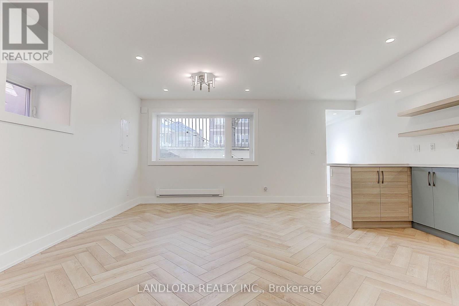 Lower - 71 Livingstone Avenue, Toronto, Ontario  M6E 2L7 - Photo 23 - W13670282