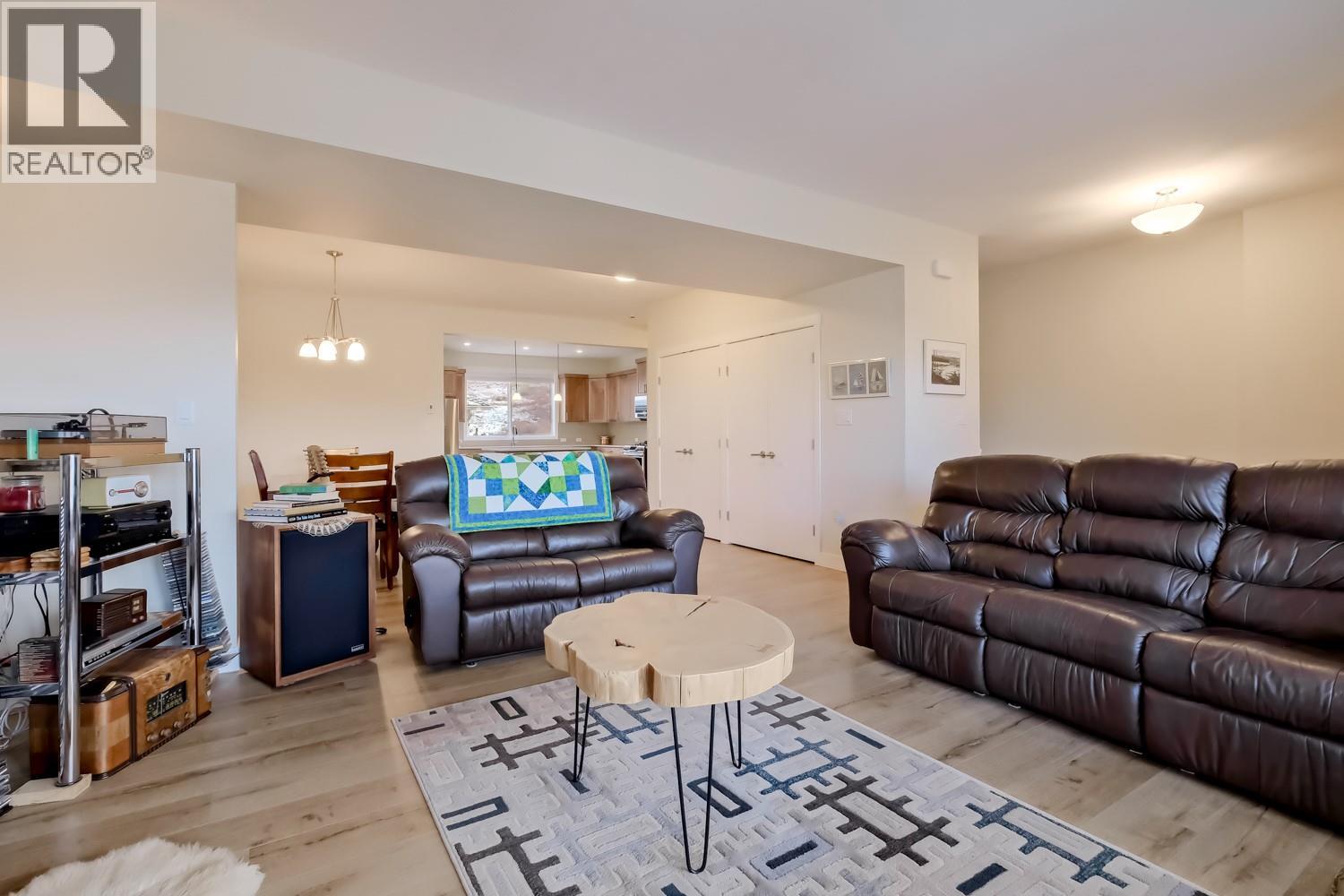 926 Holden Road, Penticton, British Columbia  V2A 9G6 - Photo 6 - 10397952