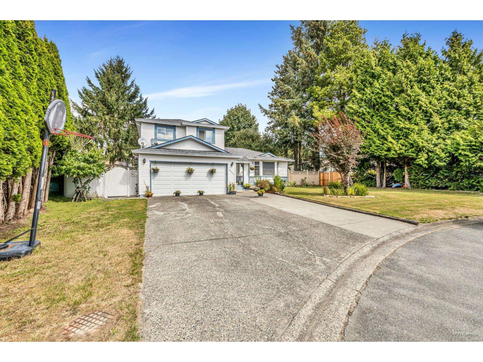 9087 144 Street, Surrey, British Columbia  V3V 5Z8 - Photo 2 - R3155320