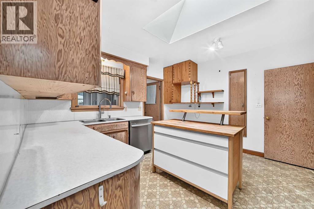 1315 19 Street NW, Calgary, Alberta  T2N 2K1 - Photo 11 - A2330860