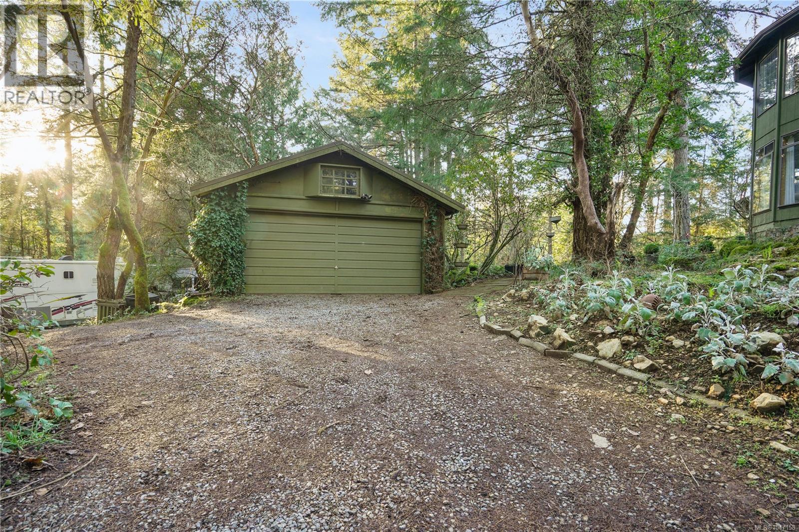 3383 Lakeridge Pl, Highlands, British Columbia  V9E 1C8 - Photo 68 - 1047158
