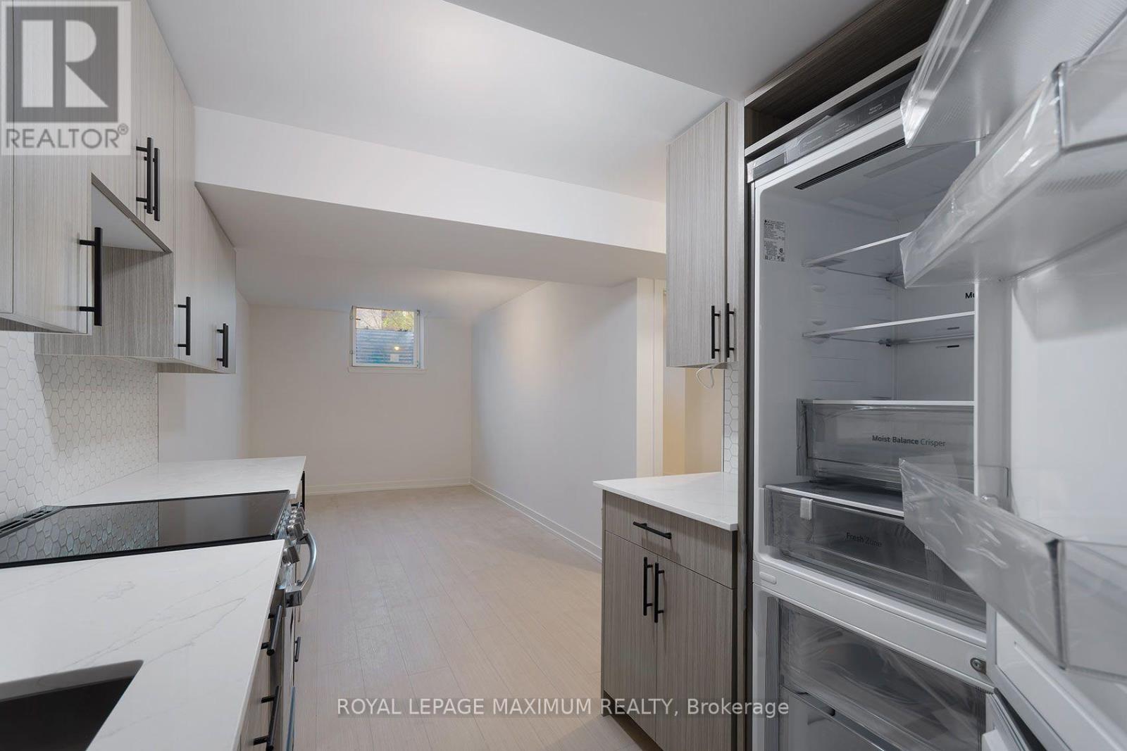 Basement - 8 Tustin Road, Brampton, Ontario  L6P 3K9 - Photo 12 - W13575710