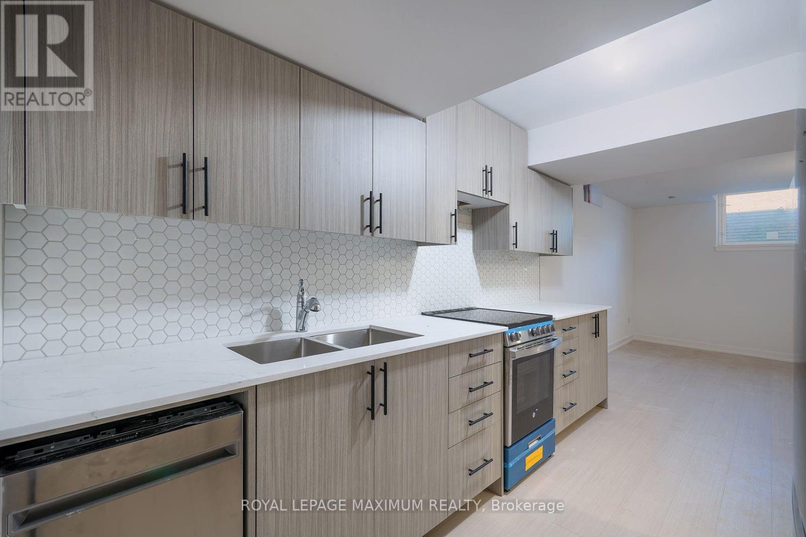 Basement - 8 Tustin Road, Brampton, Ontario  L6P 3K9 - Photo 14 - W13575710