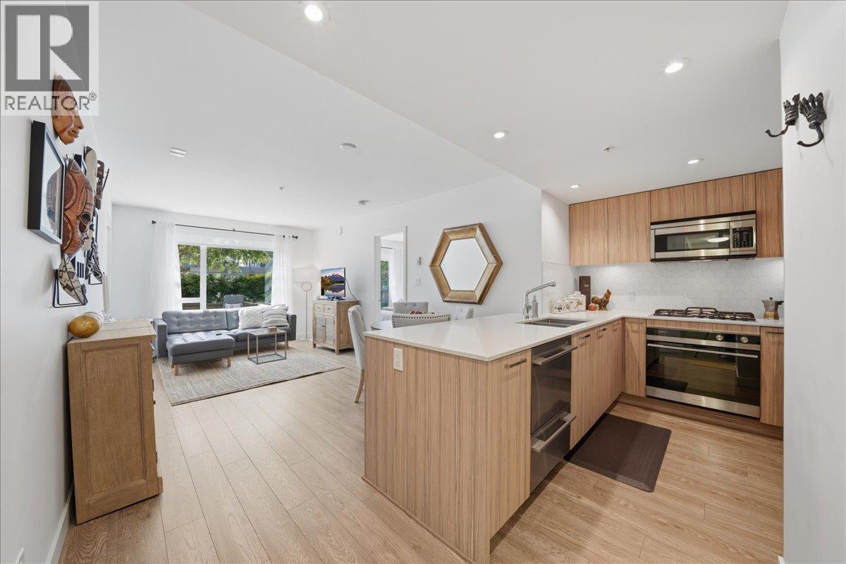 207 1061 Marine Drive, North Vancouver, British Columbia  V7P 1S6 - Photo 5 - R3156460