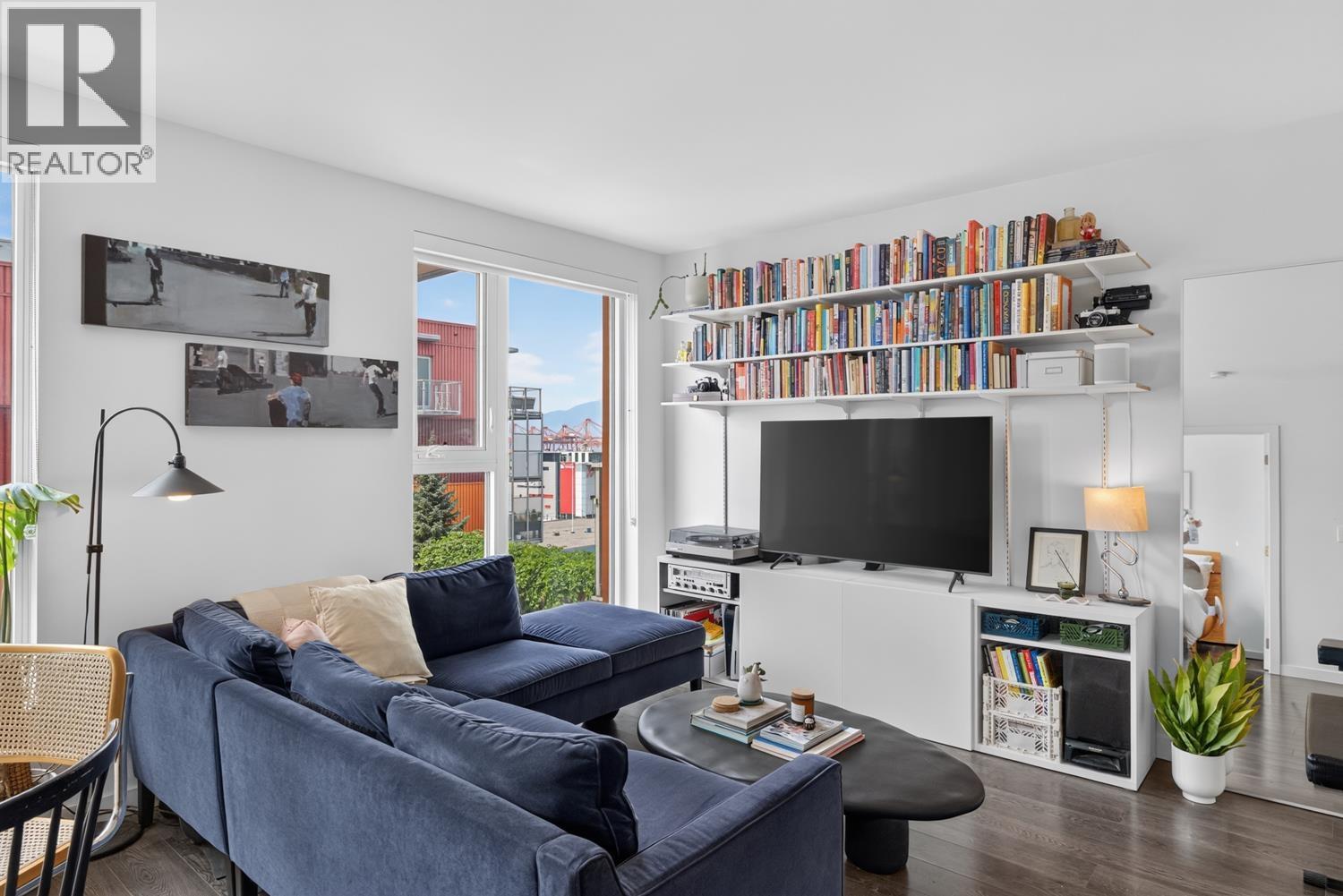 1009 983 E Hastings Street, Vancouver, British Columbia  V6A 0G9 - Photo 3 - R3156480