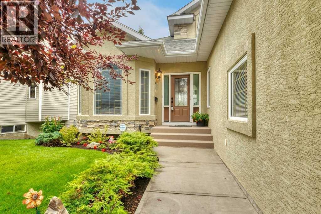 216 Douglas Woods Hill Se, Calgary, Alberta  T2Z 3B1 - Photo 2 - A2335247