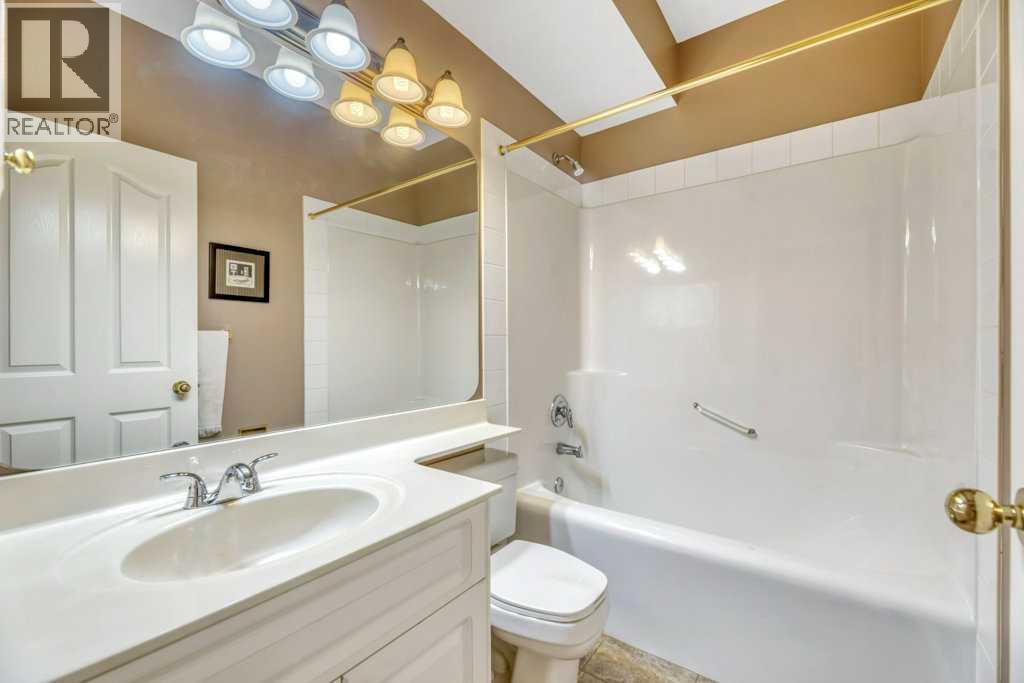 216 Douglas Woods Hill Se, Calgary, Alberta  T2Z 3B1 - Photo 40 - A2335247