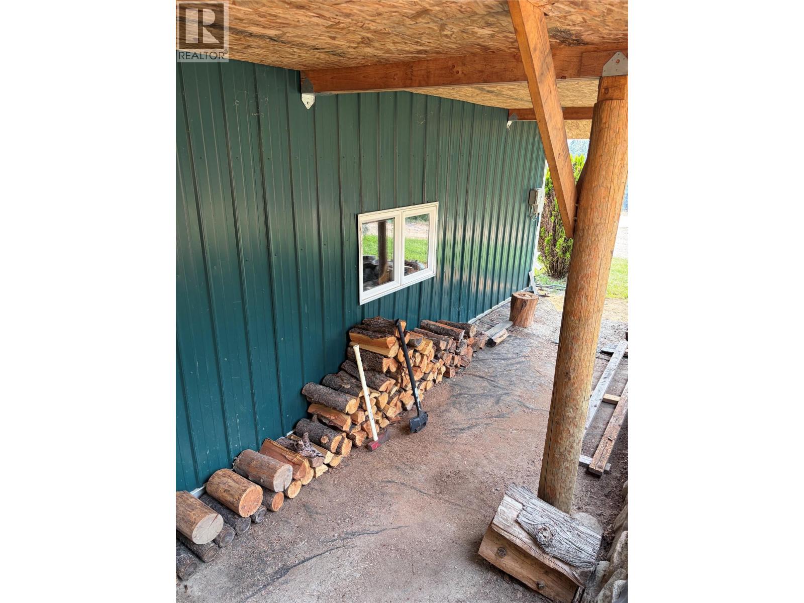 7465 Broadwater Road, Castlegar, British Columbia  V1N 4V8 - Photo 10 - 10396818