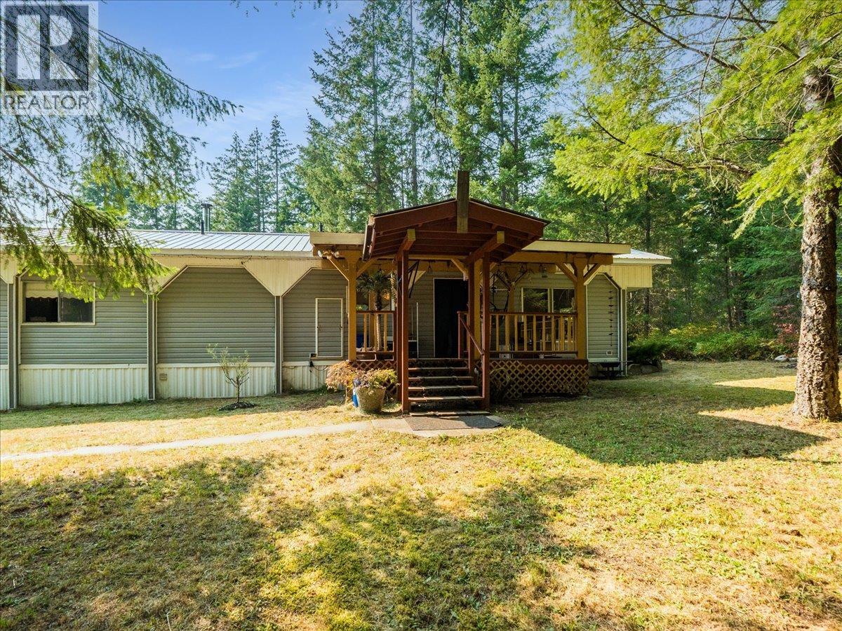 8864 Slocan  S Road, Slocan, British Columbia  V0G 2C0 - Photo 48 - 10397378