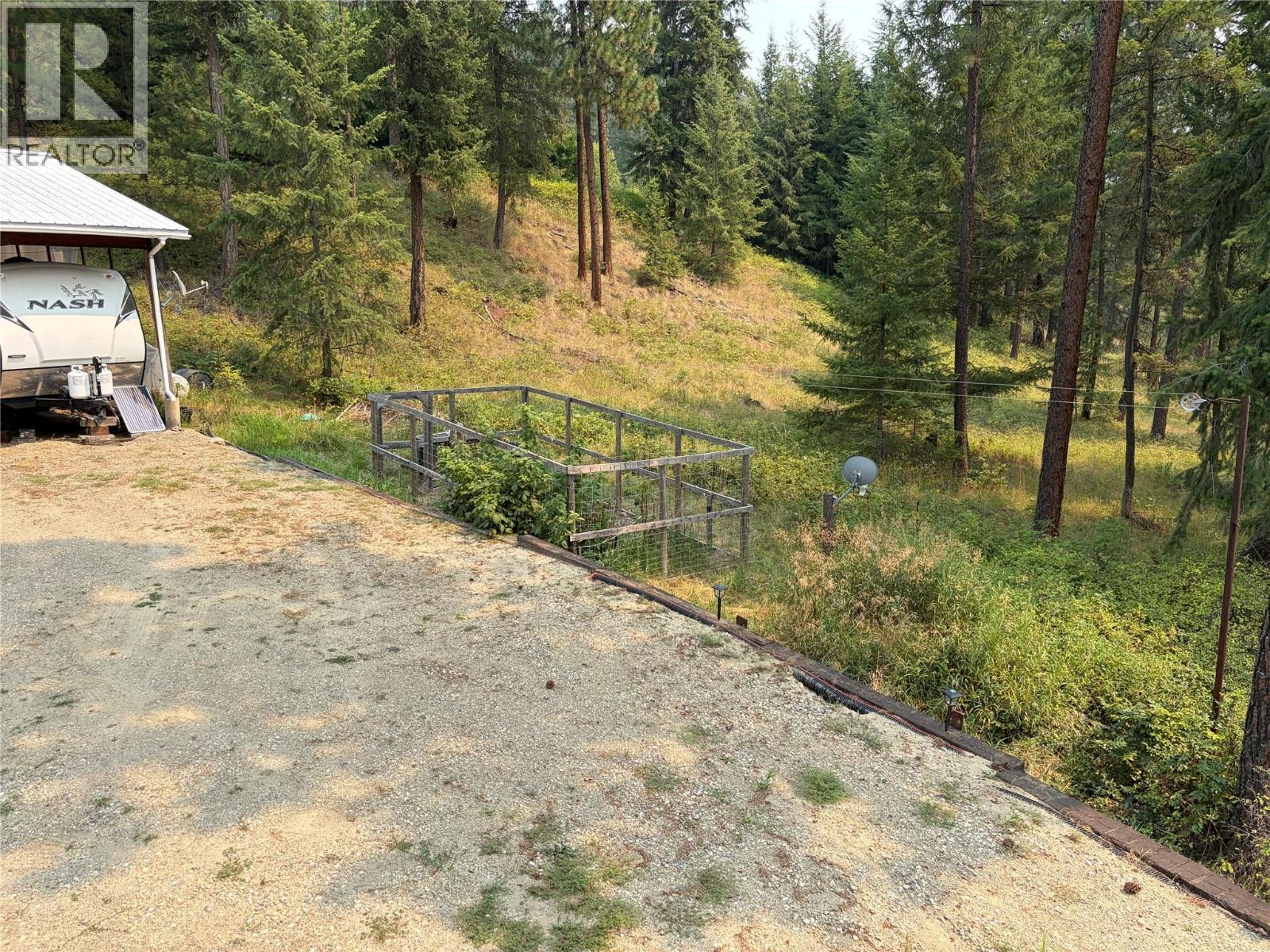 7465 Broadwater Road, Castlegar, British Columbia  V1N 4V8 - Photo 11 - 10396818