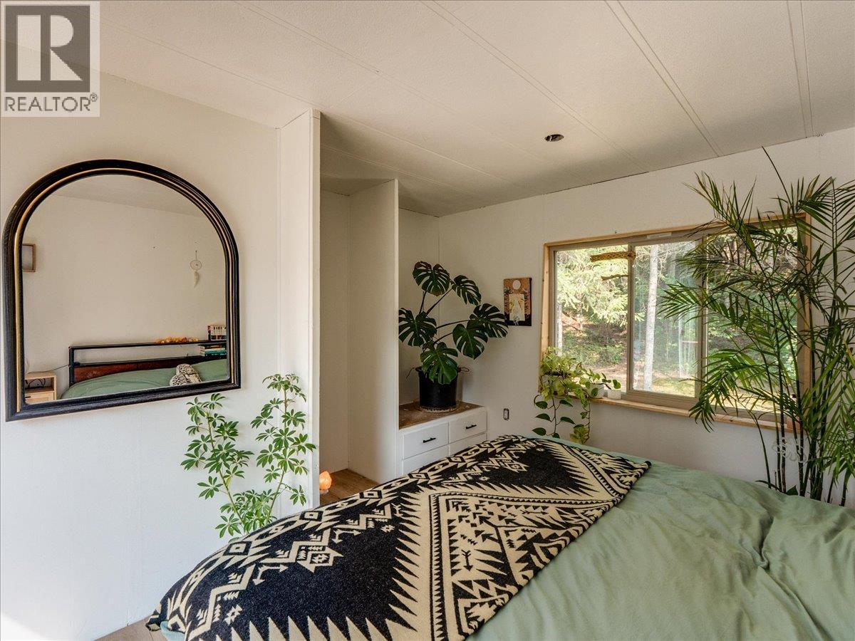 8864 Slocan  S Road, Slocan, British Columbia  V0G 2C0 - Photo 29 - 10397378
